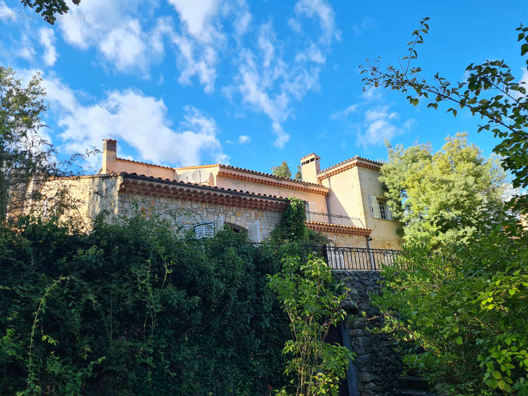 Appartement à MOUANS-SARTOUX