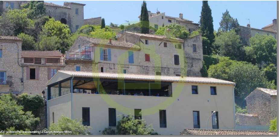 Commerce à VAISON-LA-ROMAINE