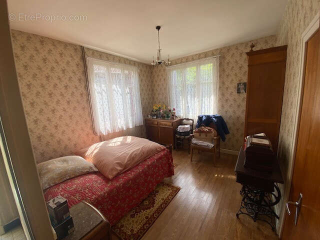 Maison à MARINGUES