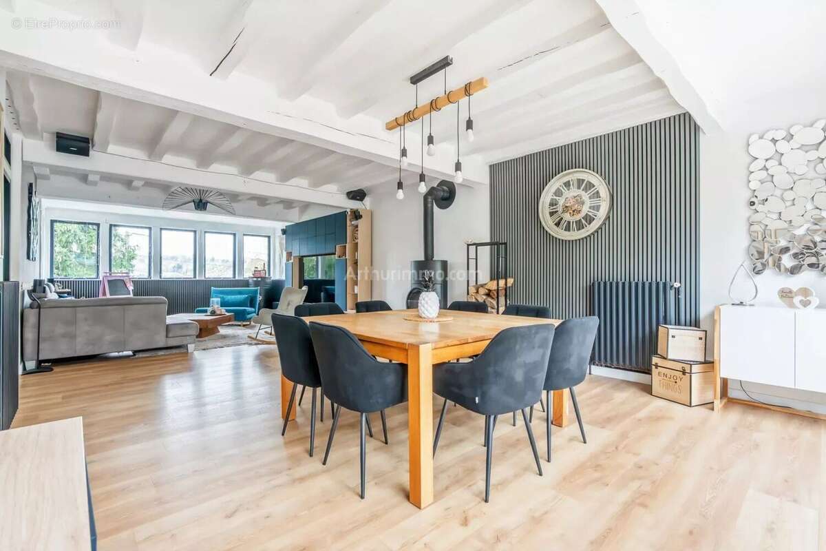 Maison à MONTEVRAIN