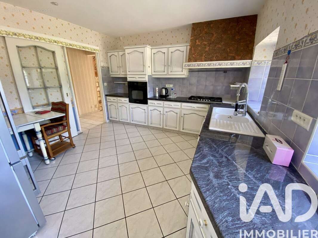 Maison 210 m² à Amilly  - photo 4