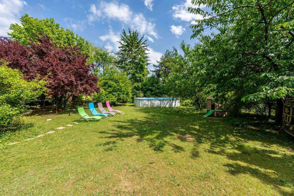 Maison à VARENNES-JARCY