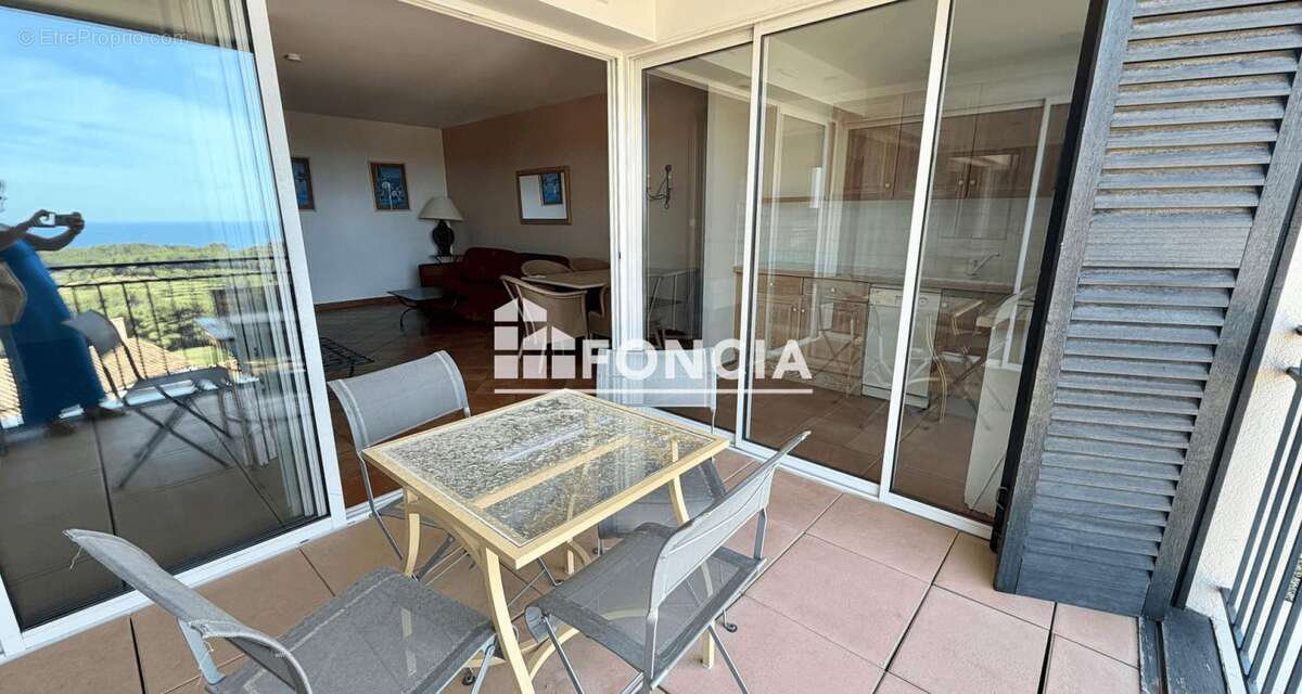 Appartement à SAINT-CYR-SUR-MER