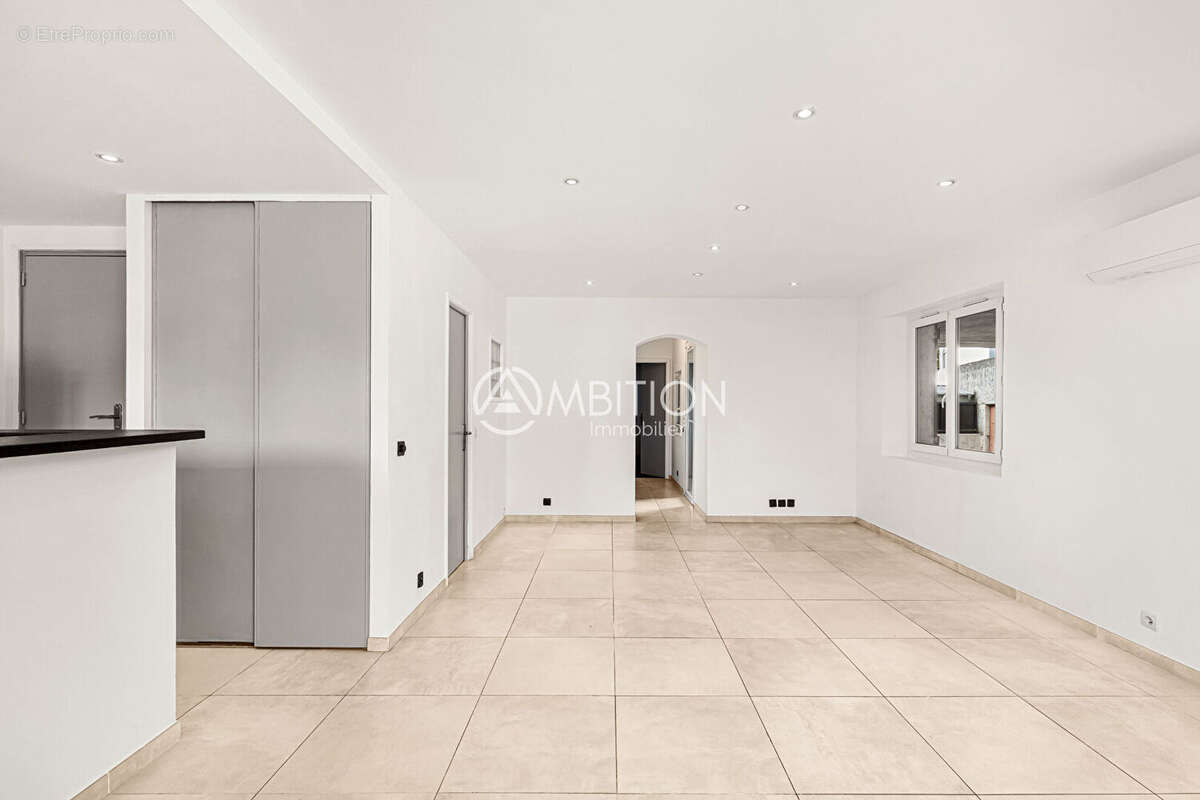 Appartement à PEYMEINADE