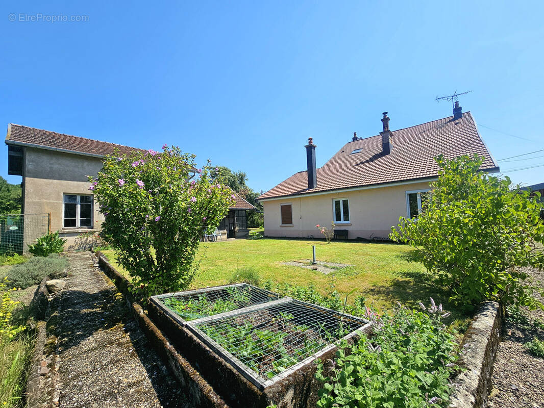 Maison à CHAMPAGNEY