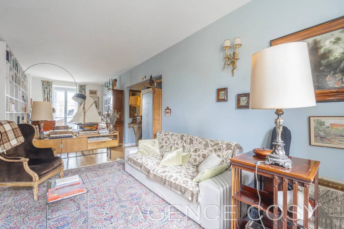 Appartement à VERSAILLES
