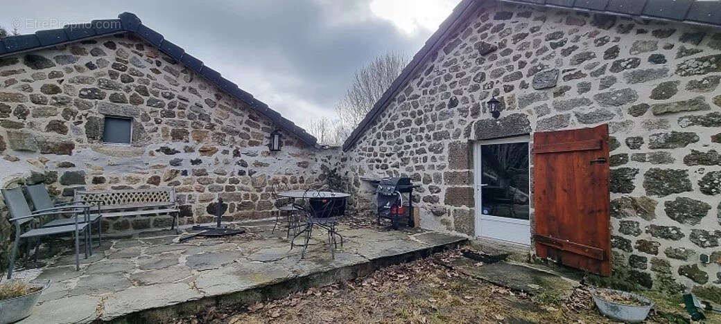 Maison à LE CHAMBON-SUR-LIGNON