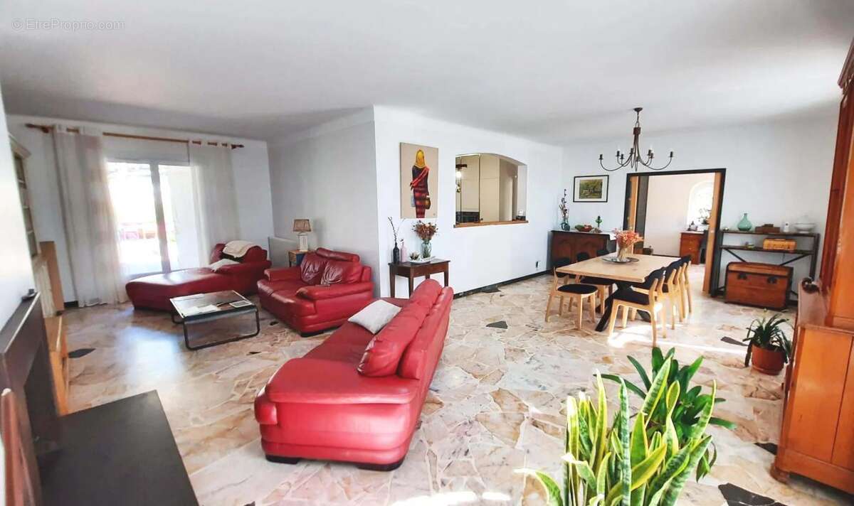 Armissan, propriété de 224 m2 dans un cadre naturel exceptionnel - photo 7