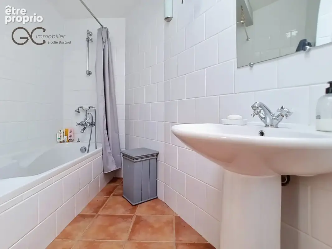 Maison 100 m² à Saint-Nazaire-De-Ladarez  - photo 8