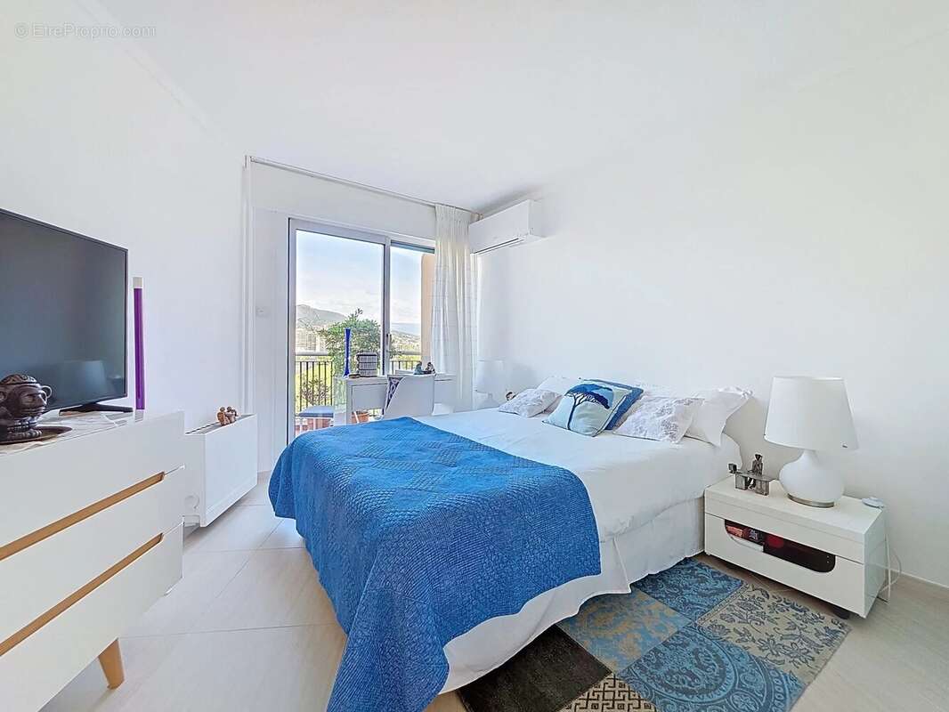 Appartement à MANDELIEU-LA-NAPOULE