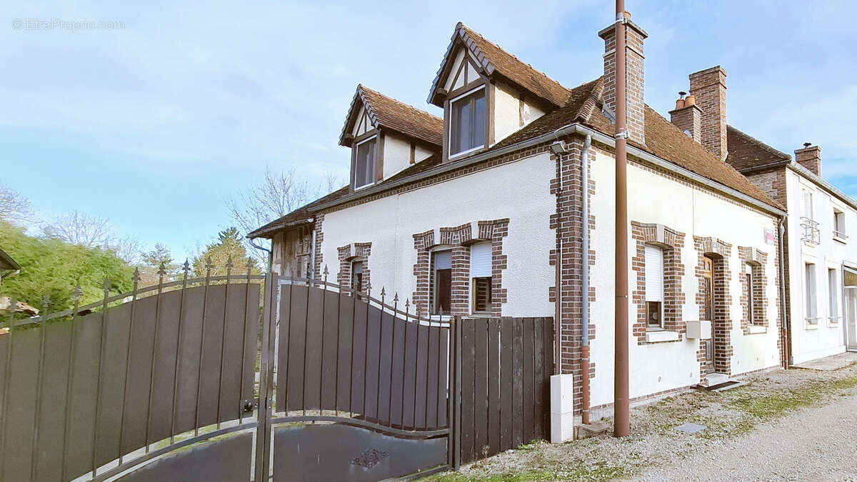 Maison à SAINT-PARRES-LES-VAUDES