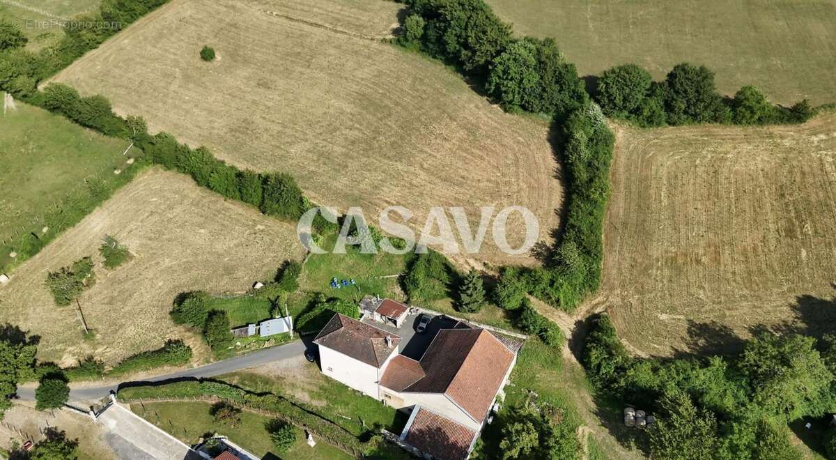 Vente Maison 5 pièces de 186m² - 38780 Eyzin-Pinet - photo 4