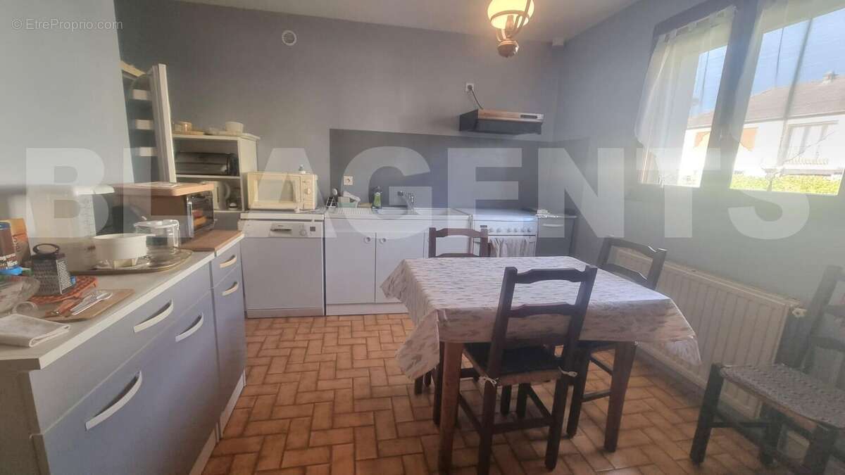 fd1fc2e9-d0cd-4b99-8b37-685819b45414 - Maison à CHARLEVILLE-MEZIERES