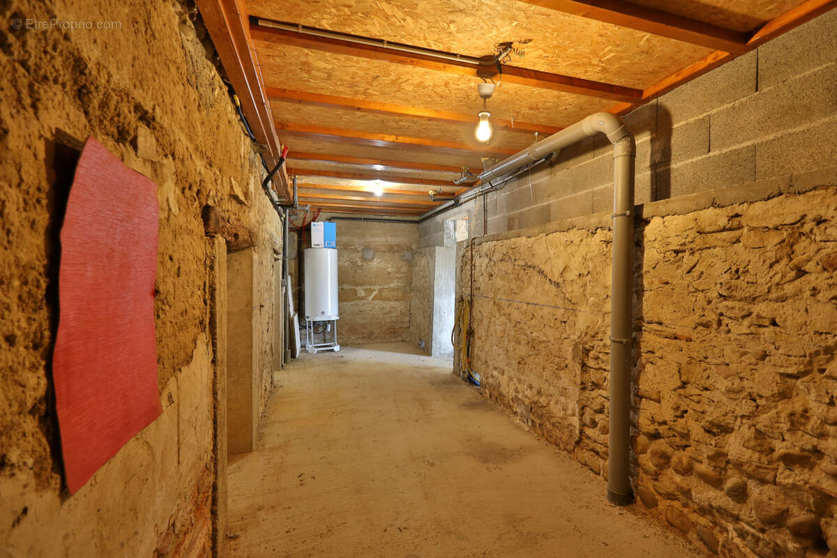 Maison à OYTIER-SAINT-OBLAS