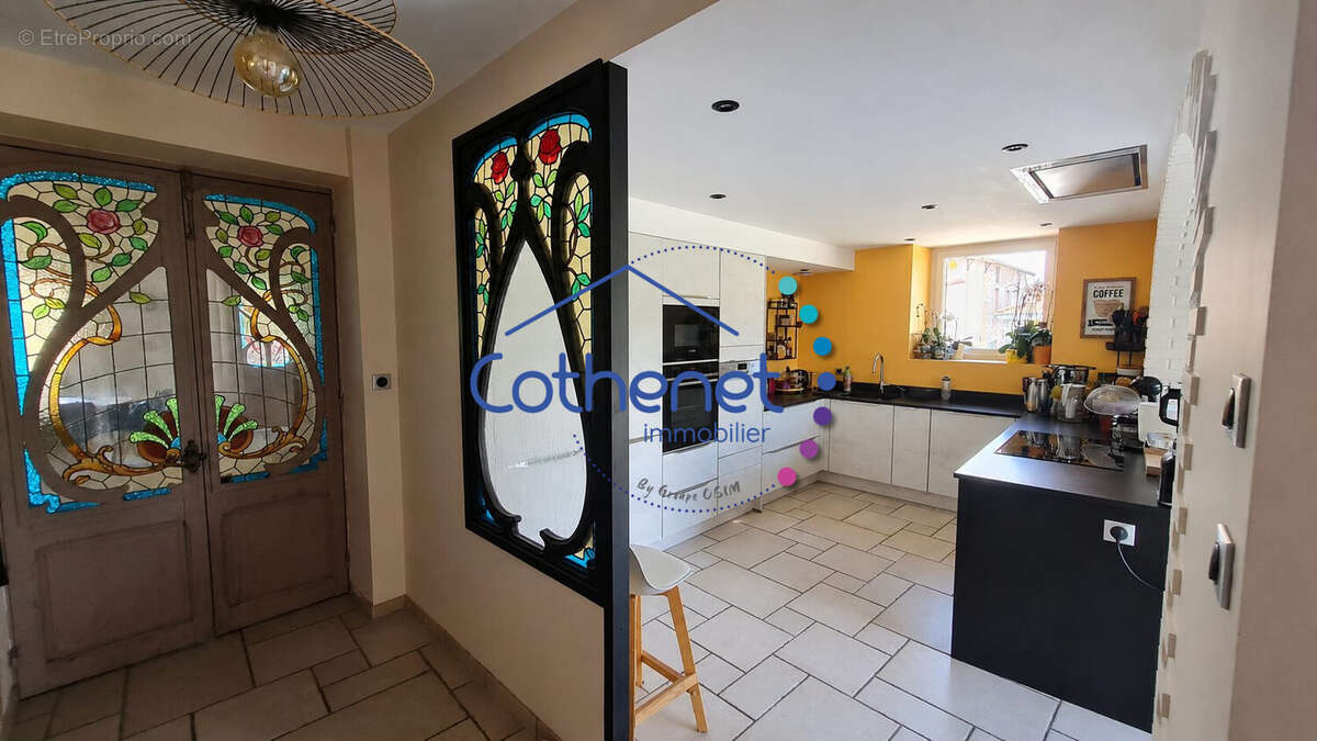 Maison 272 m² à Belmont-De-La-Loire  - photo 5