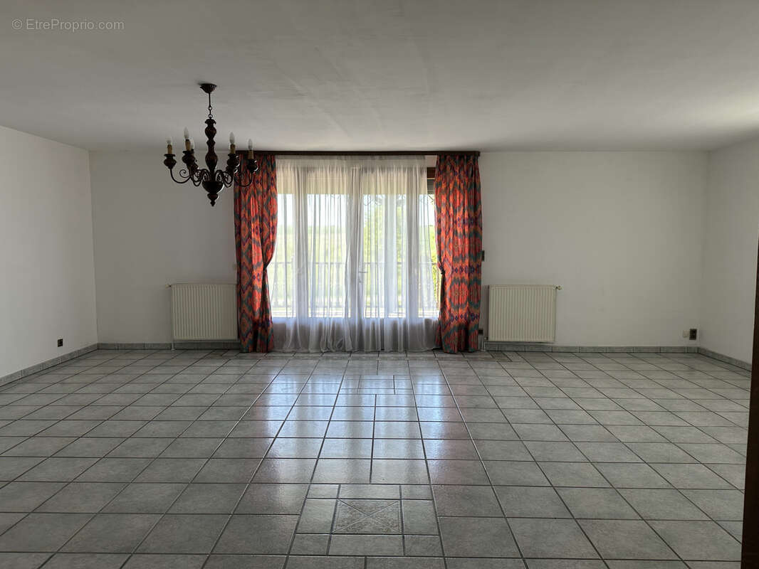 Maison à DOMBASLE-EN-XAINTOIS