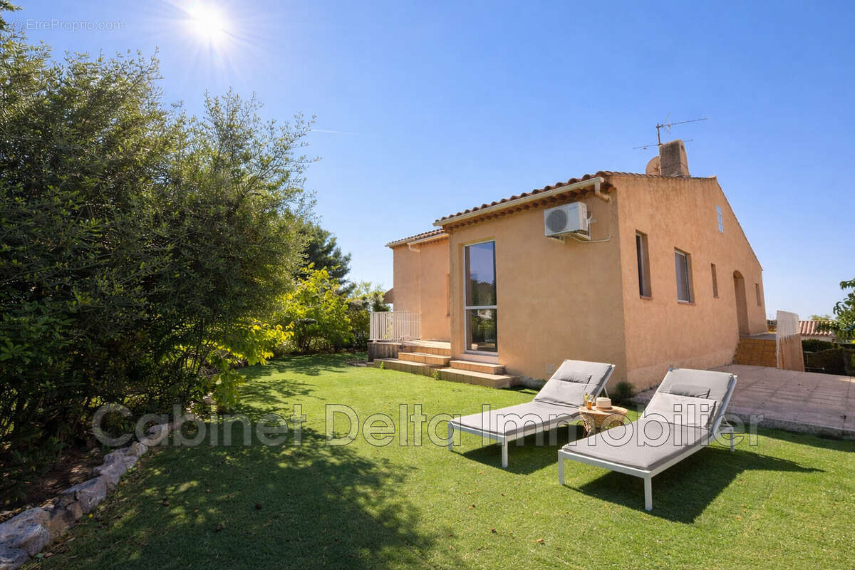 Maison à CARQUEIRANNE