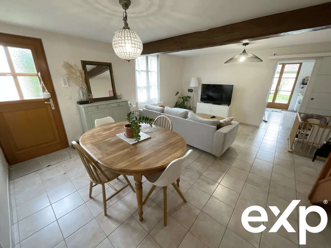 salon séjour  - Maison à LES NOES-PRES-TROYES