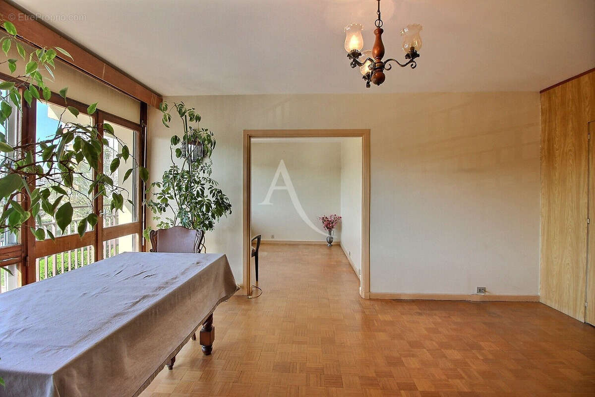 Appartement à THIAIS