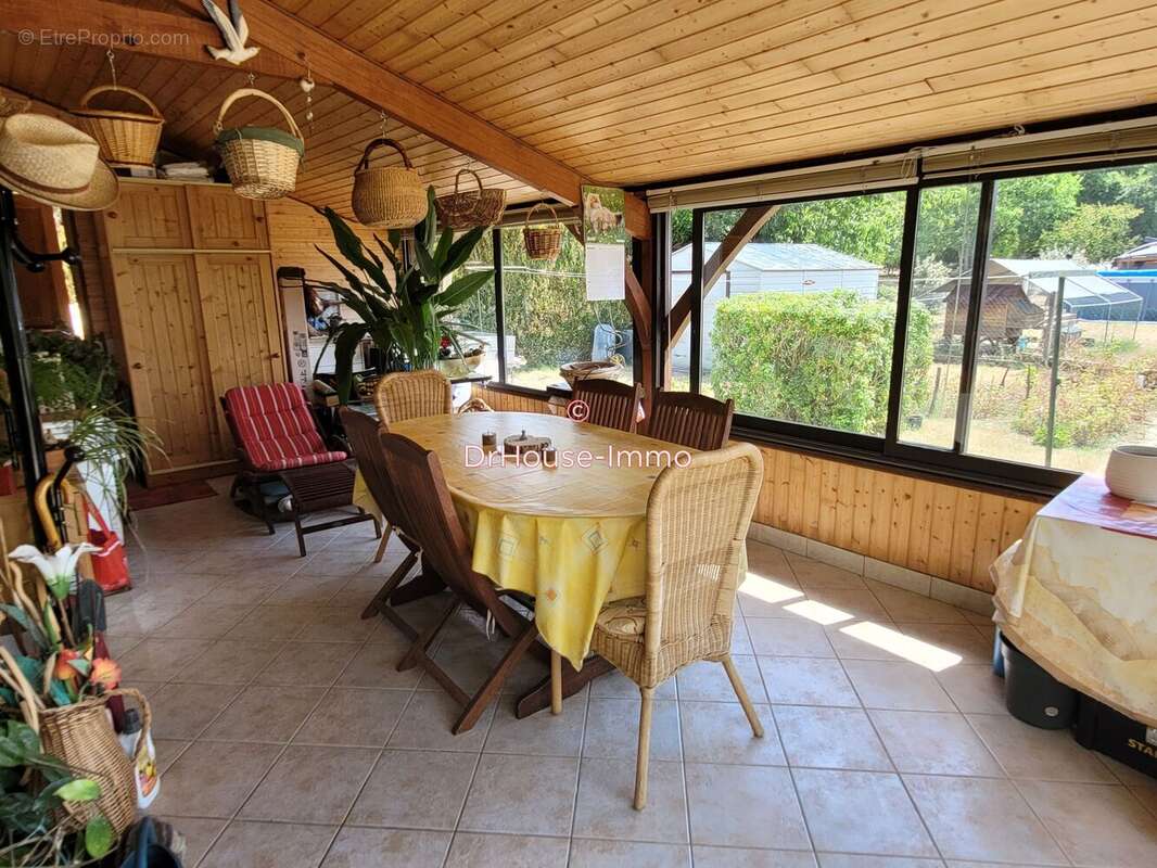 Maison 95 m² à Azay-Le-Rideau  - photo 7