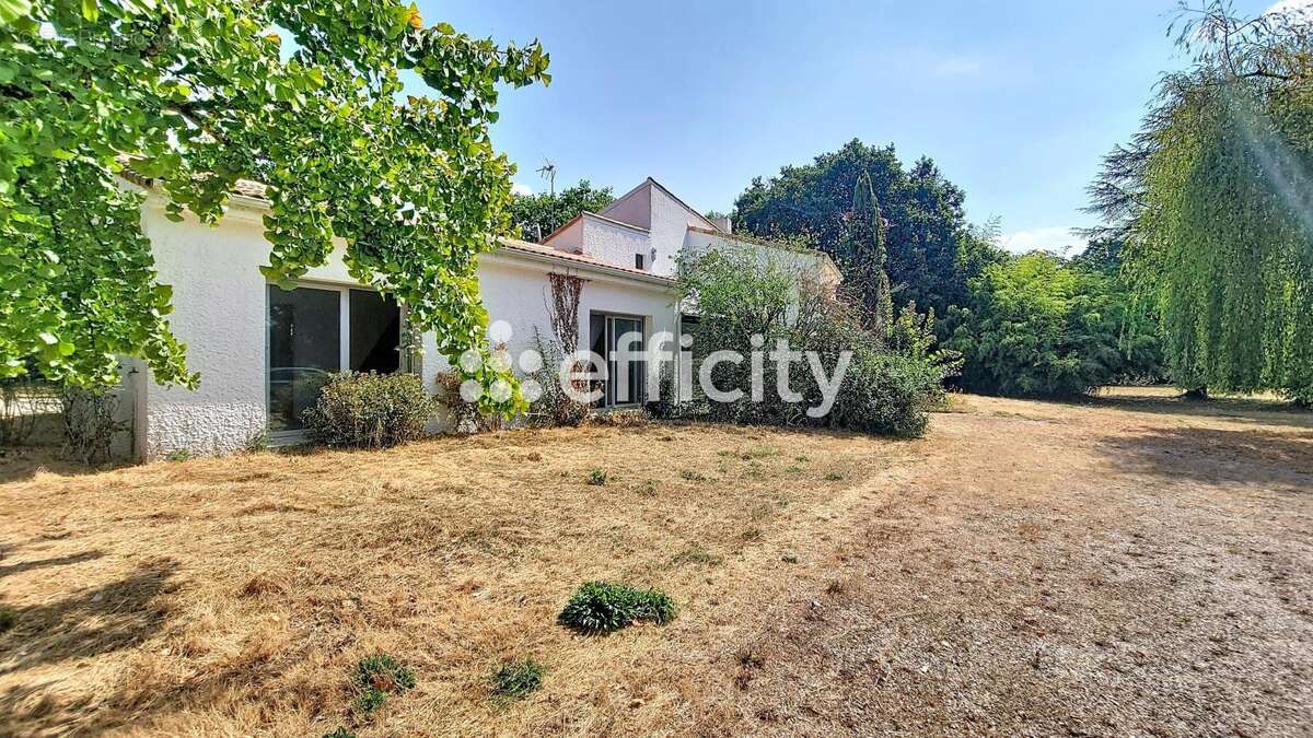 Maison 201 m² à La Roche-Sur-Yon  - photo 4