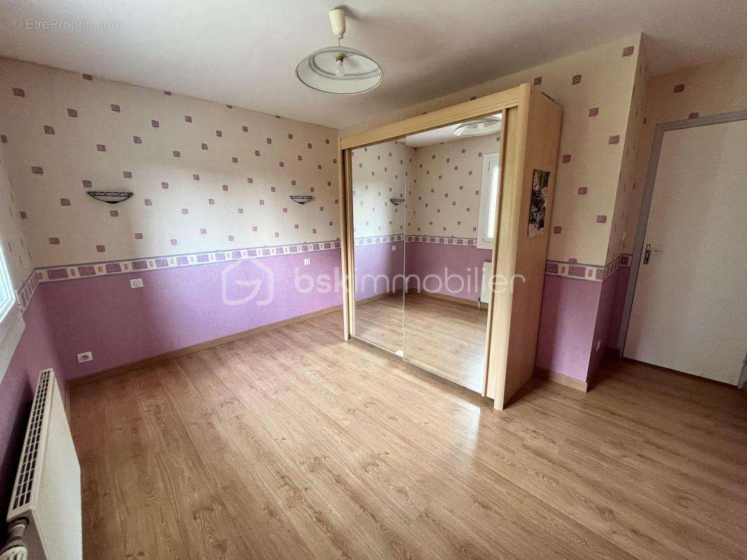 Propriété familiale de 156m² avec piscine, dépendances et vue dégagée sur la forêt des Bertranges - photo 13