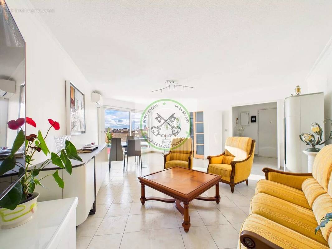 Appartement à SAINT-RAPHAEL