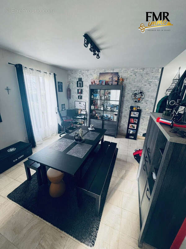Maison à SAINT-PIERRE-SUR-DIVES