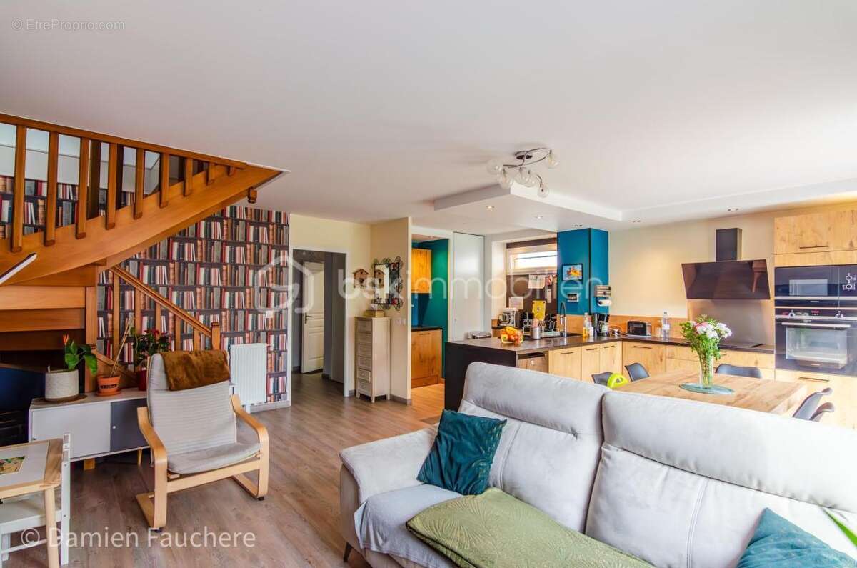 Maison à VAUX-LE-PENIL