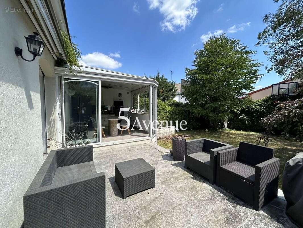 Maison à SAINT-MAUR-DES-FOSSES