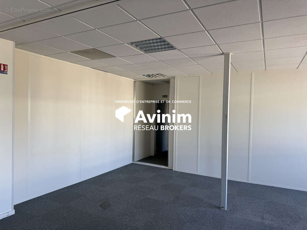 Commerce 434 m² à Limonest  - photo 8