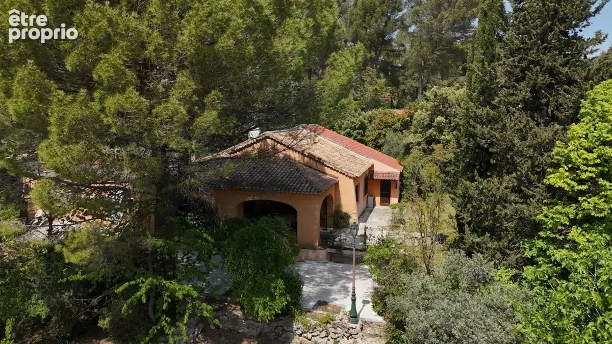 Saint-Marc-Jaumegarde — Propriété de charme avec piscine & dépendances à fort rendement locatif (10 min d'Aix) - photo 25