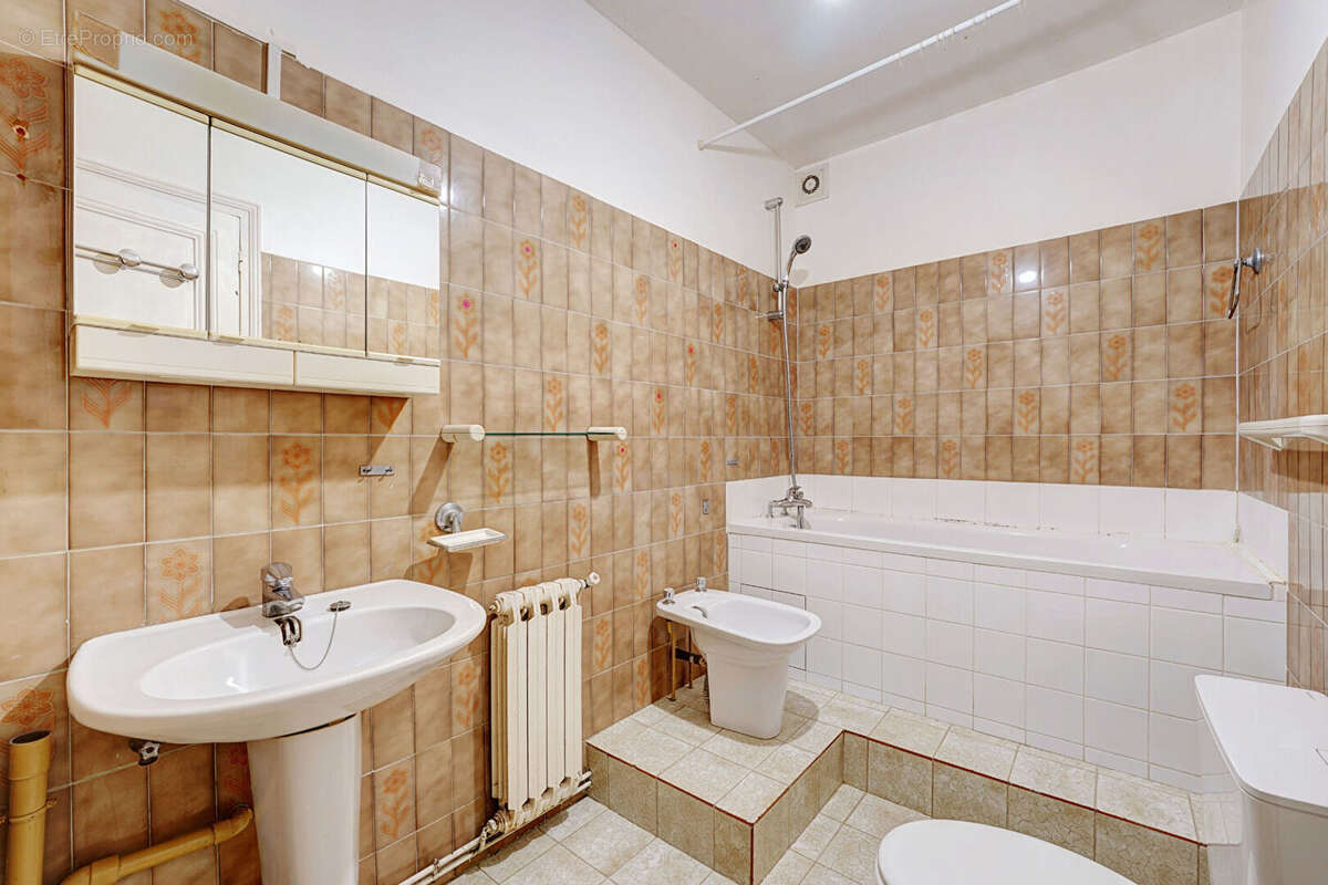 Appartement à PARIS-20E