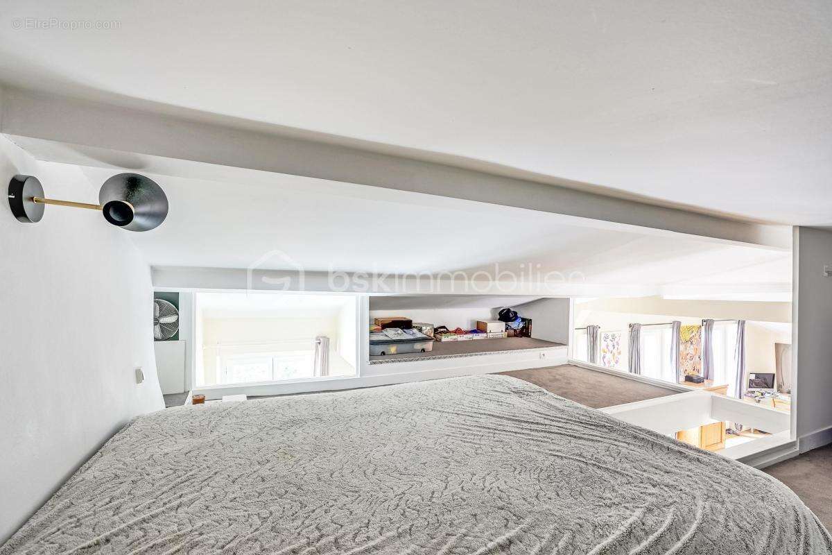 Appartement à PARIS-20E