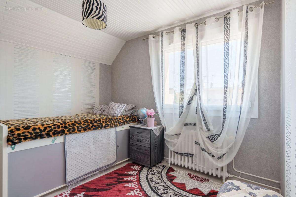 Maison à SAINTE-SAVINE