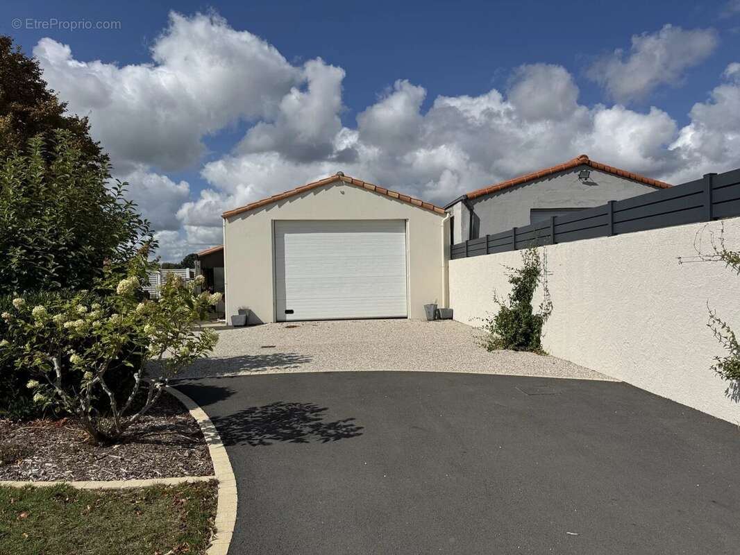 Maison à SAINT-COLOMBAN