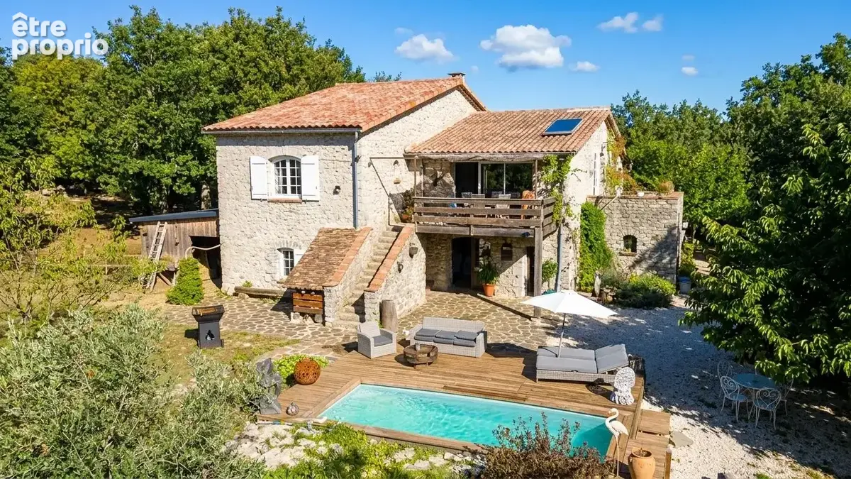 Mas en pierres LES VANS - terrain 1,8ha - photo 1