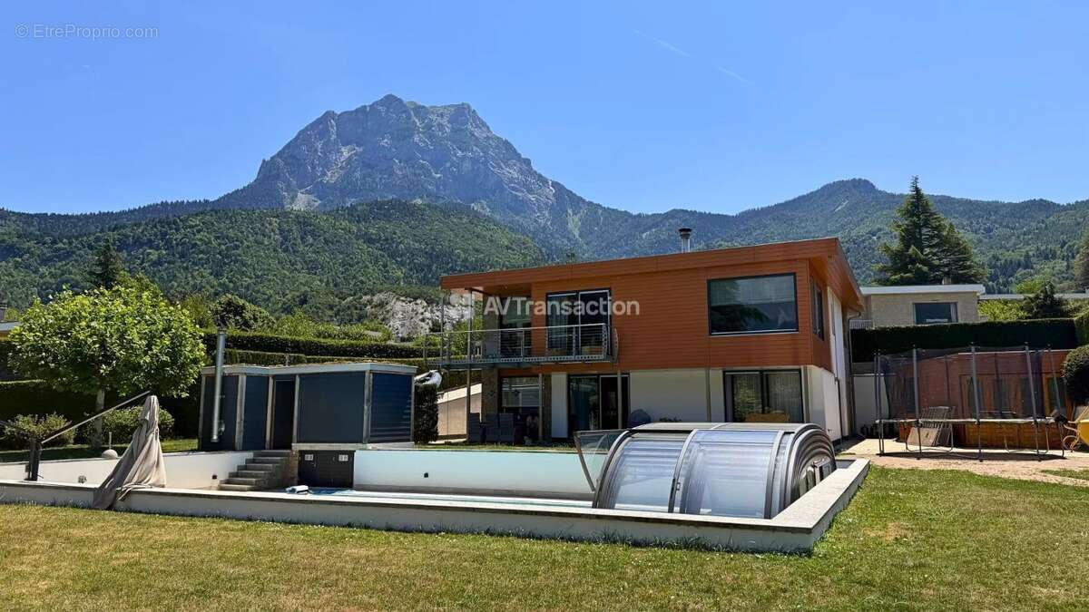 Maison 240 m² à Savines-Le-Lac  - photo 3