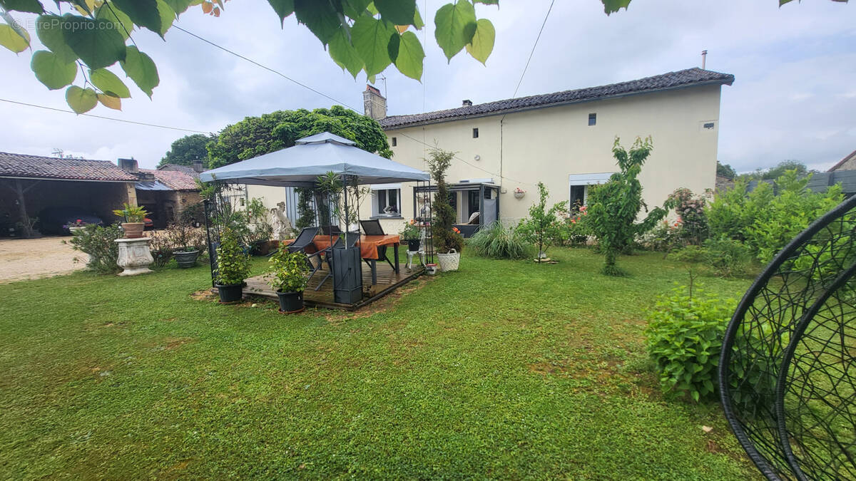 Maison à BLANZAY