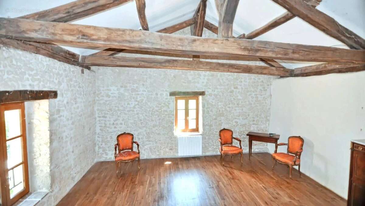 Maison à COURGEAC