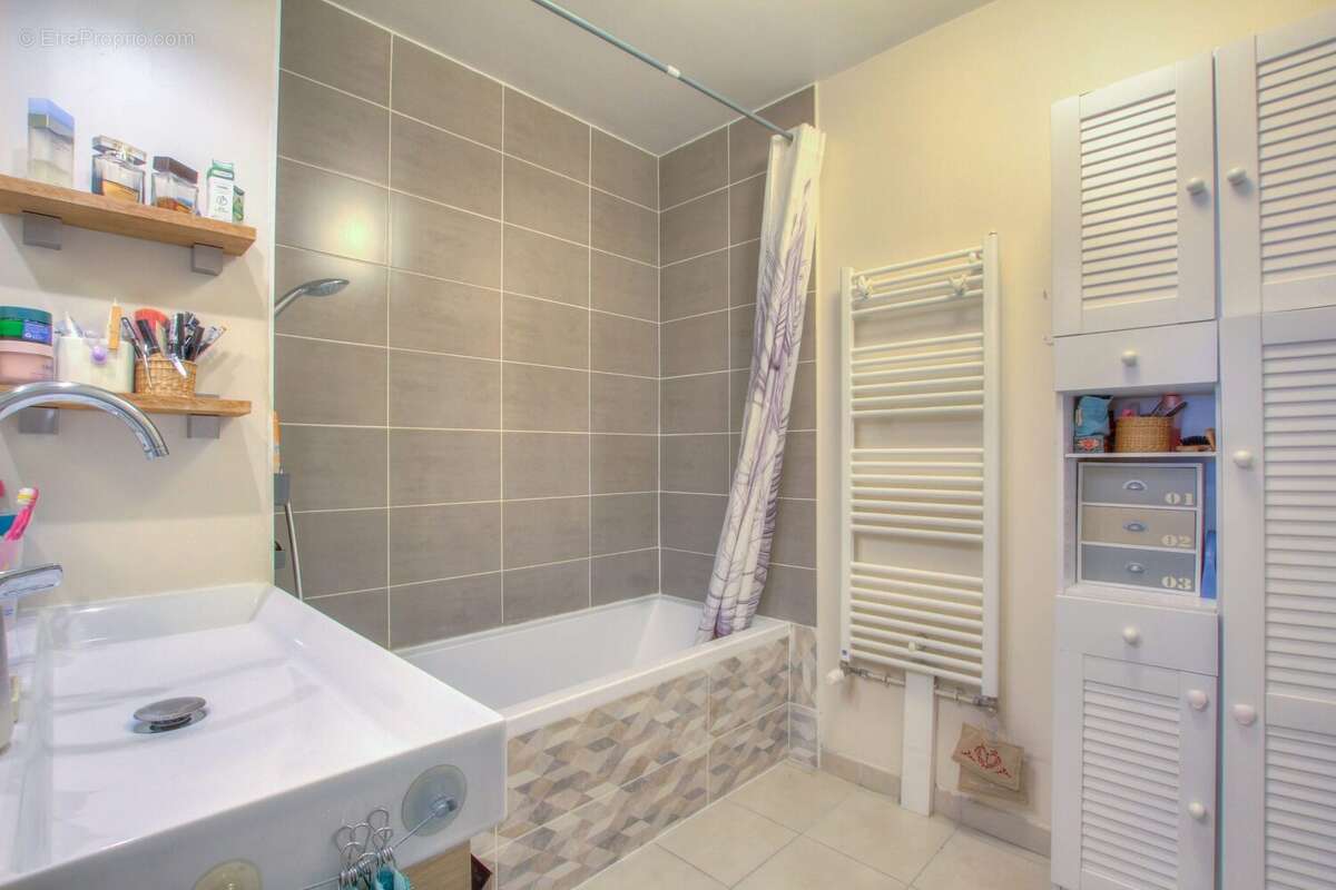 Appartement à SAINT-GENIS-POUILLY