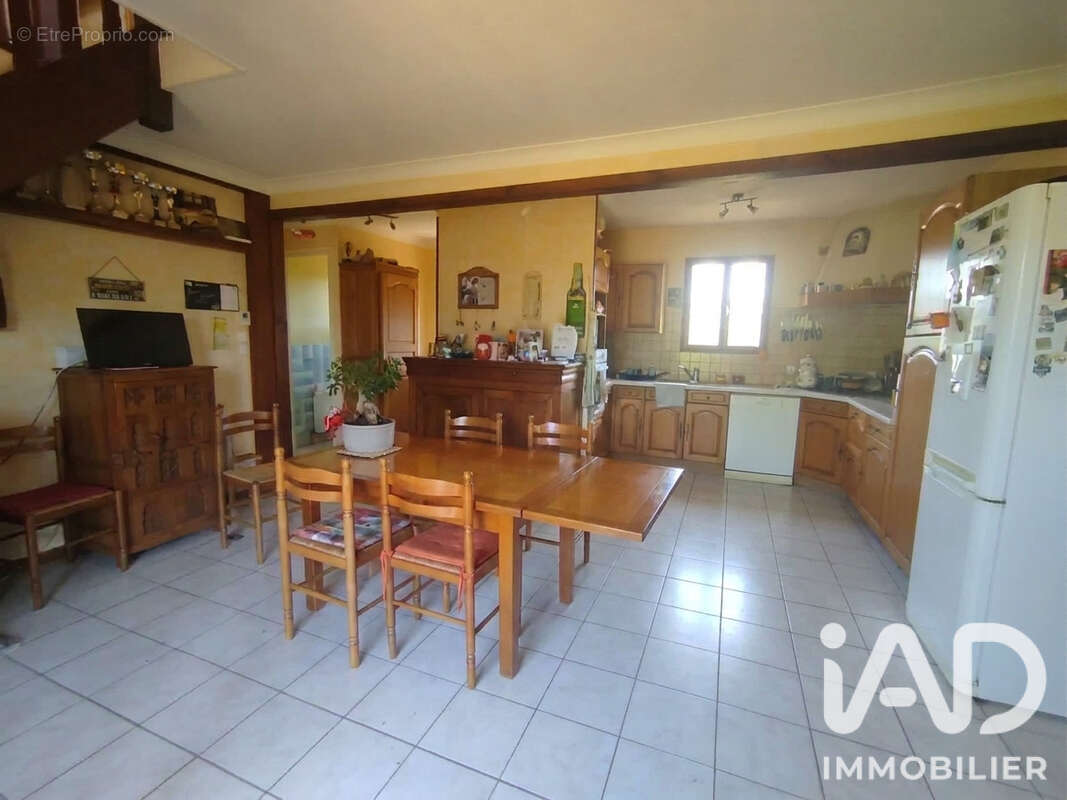 Maison 96 m² à Beaumont-Le-Roger  - photo 3