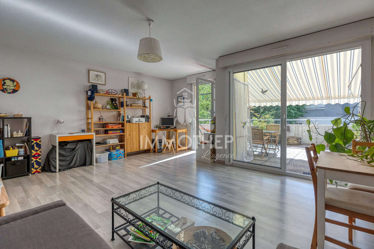 Appartement à FONTAINE