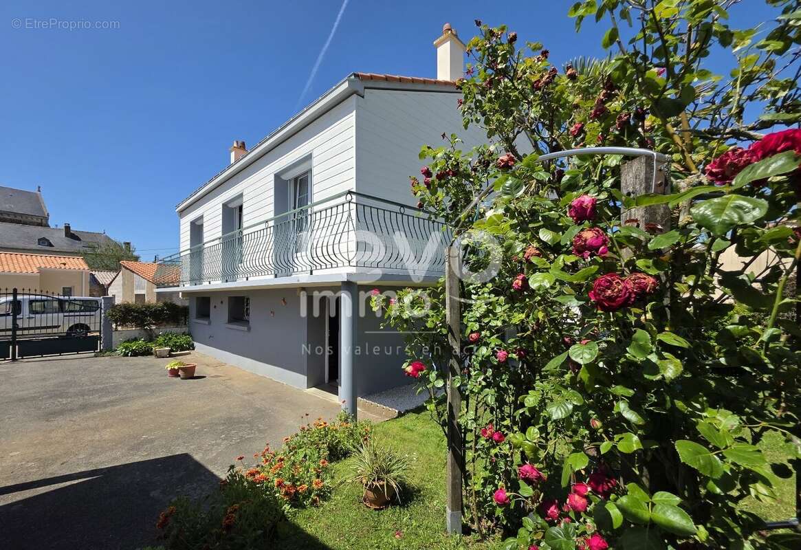 Maison à SAINT-LUMINE-DE-COUTAIS