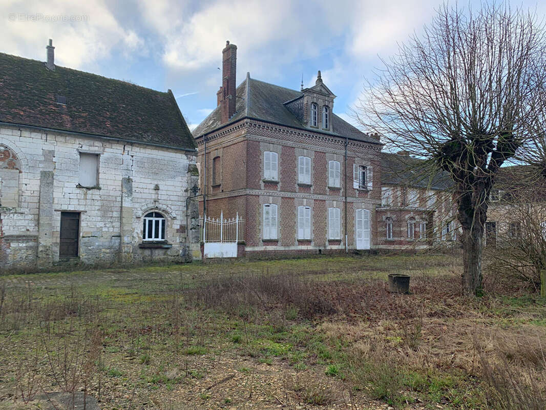 Maison à ESTREES-SAINT-DENIS
