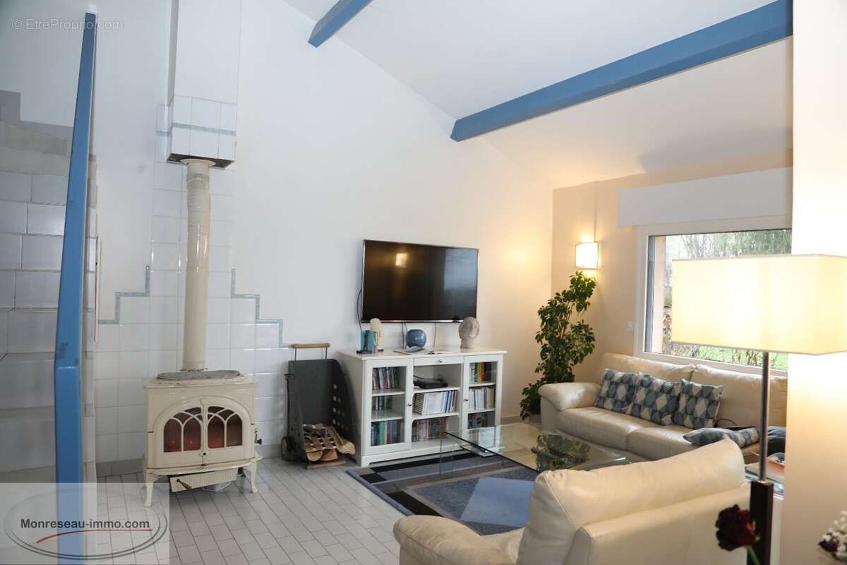 Maison à CHEVAGNY-LES-CHEVRIERES