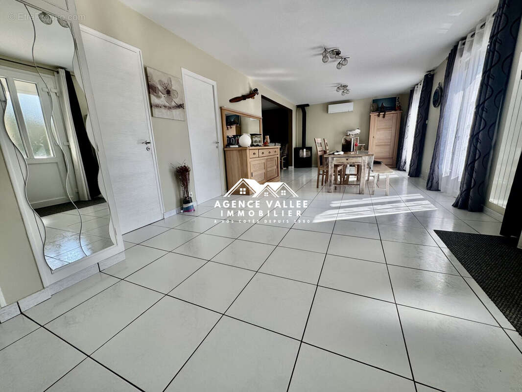 Maison 155 m² à Saintry-Sur-Seine  - photo 6