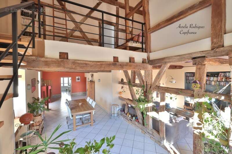 Maison à vendre 6 pièces  (01) - photo 2