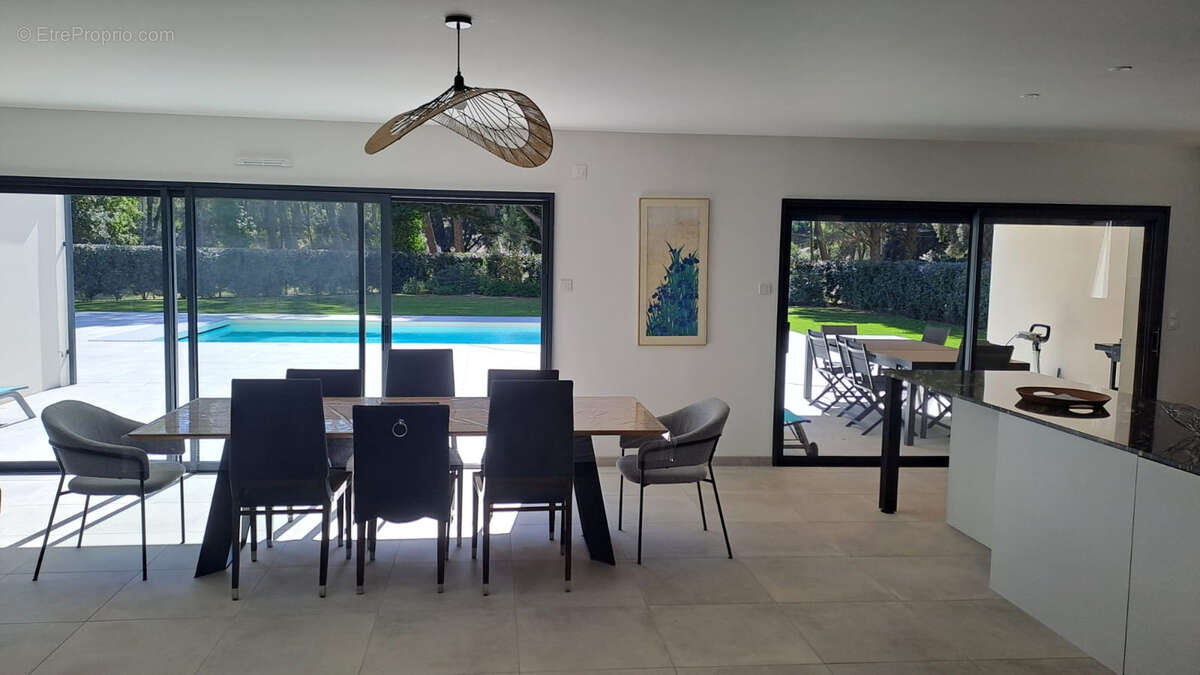 Maison à LES MATHES