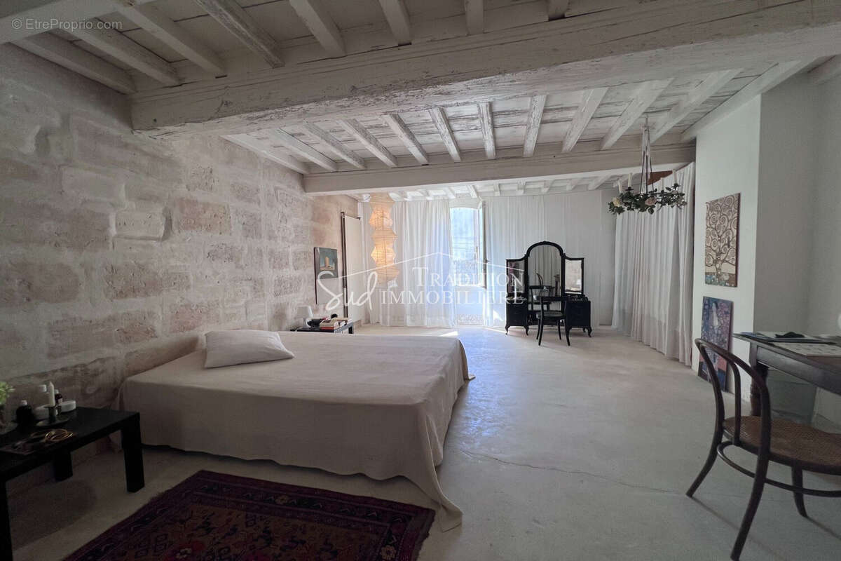 Maison à FONTVIEILLE